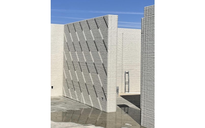 Voorbeeld van de strakke hoeken die geprint kunnen worden en een reliëf in de wand (foto: CyBe)