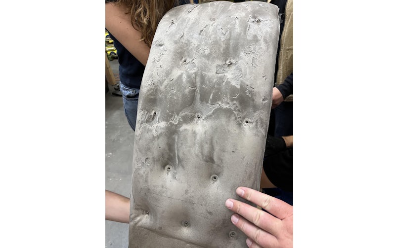 Ontkiste boogvorm gemaakt in 'Chippendale'-stijl – later werden er weer bouten in gemonteerd, lijkend op de knopen (foto: Tektoniek)