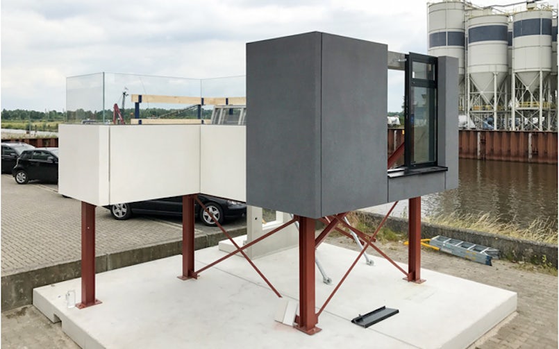 Na akkoord van de architect op de handzame monsters van Decomo, is er een grotere mockup opgezet bij de leverancier van de balkons, Geelen Beton in Wanssum.