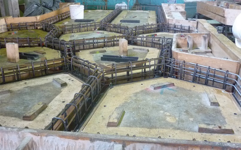 Door de zeer slanke afmetingen bleef er niet overal voldoende dekking over voor traditionele wapening (foto: ABT)