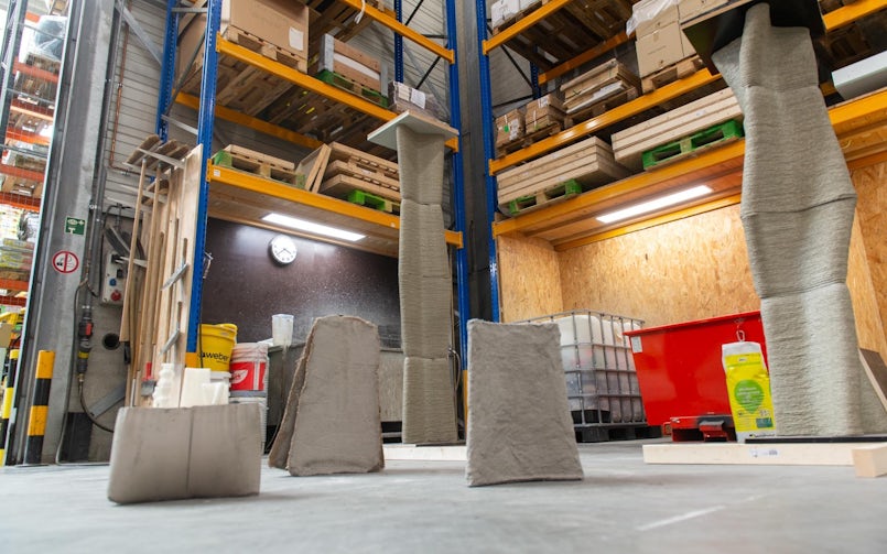 Presentatie opstelling van de kolommen, rechts de gedraaide variant (foto: bureaubakker)